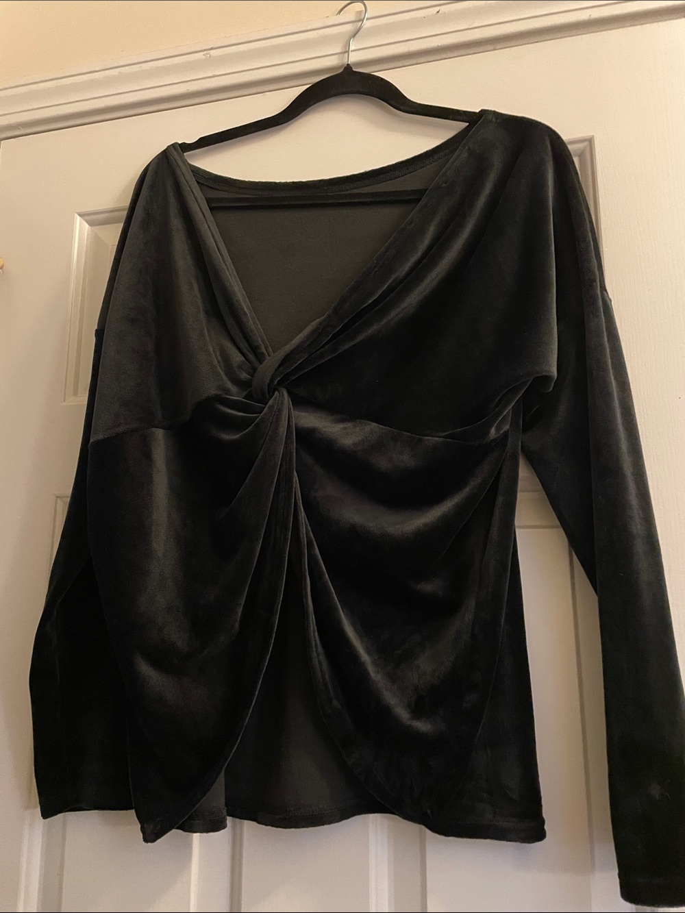 Fashion Nova Black Velvet Knot-Front Long Sleeve Top xs